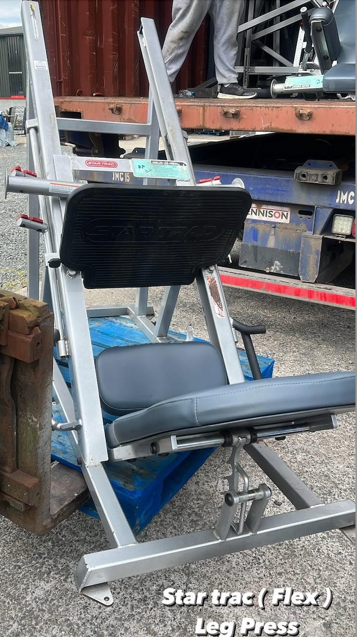 Star Trac Flex Leg Press