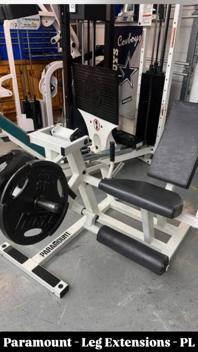 Paramount Leg Extension Plate Loaded FW-100 (VERY RARE)