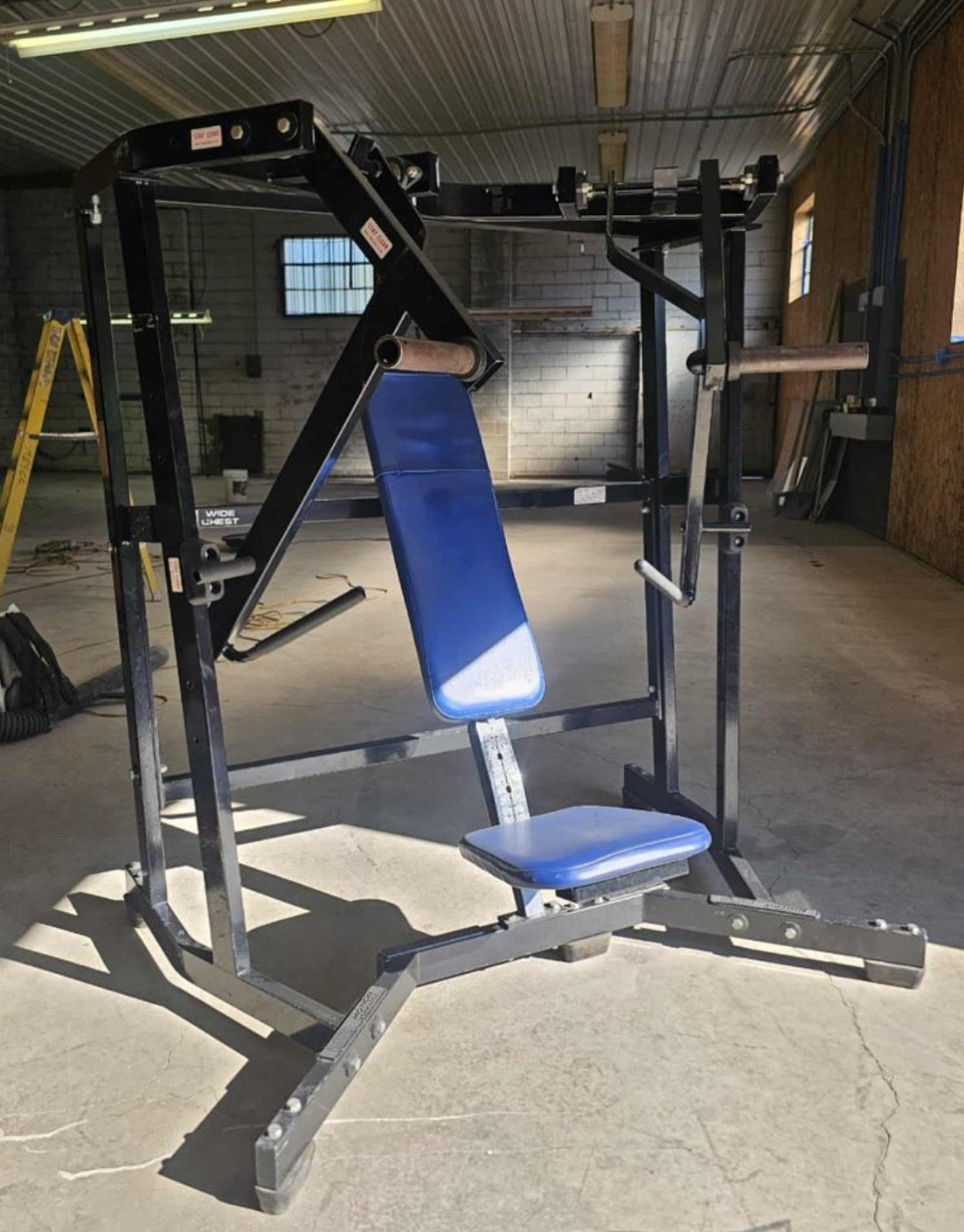 Hammer Strength - Wide Chest Press