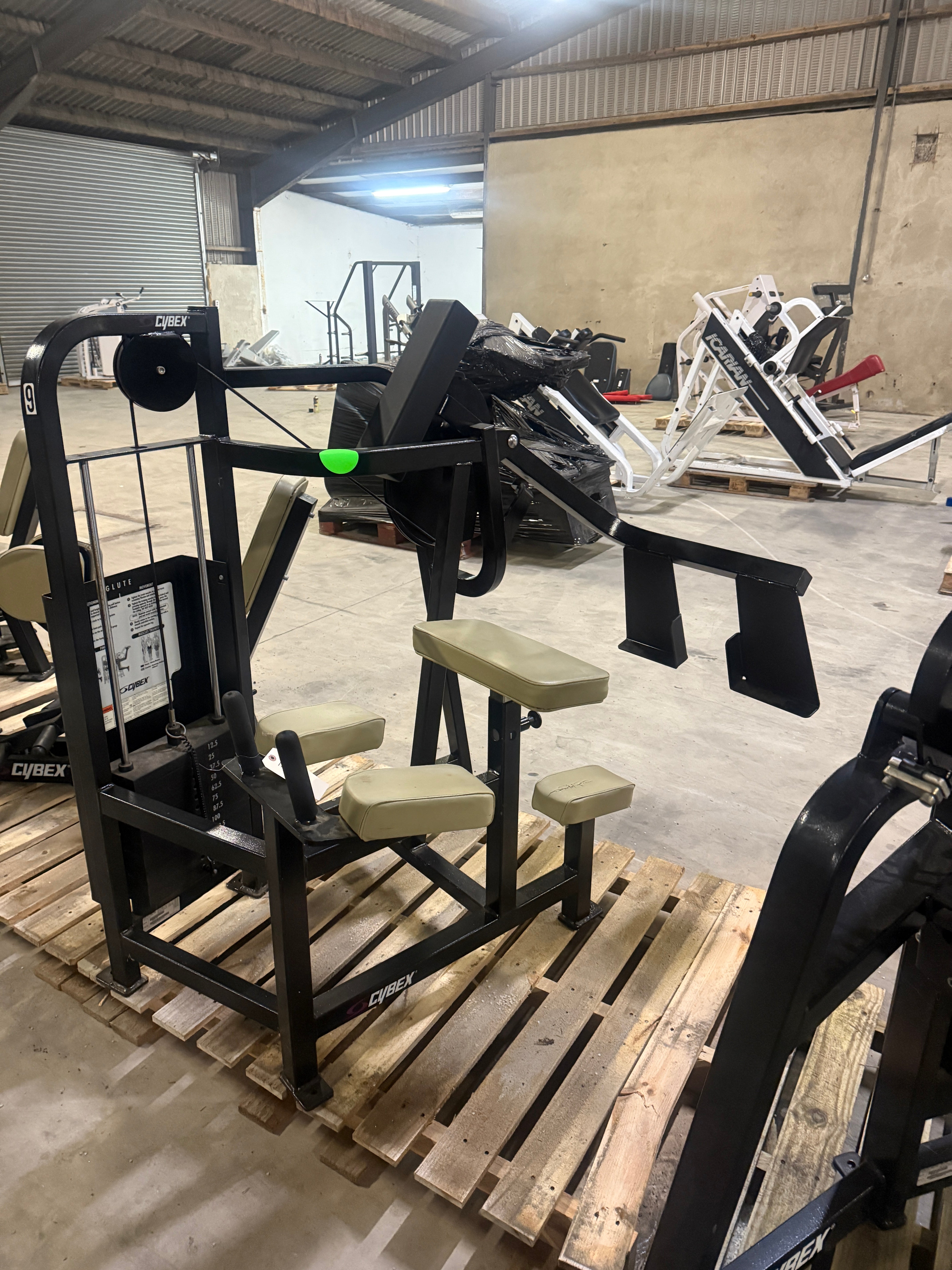 CYBEX VR2 Full Gym In Black