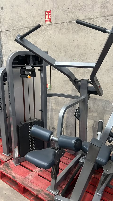 Life Fitness Pro 2 & Signature Series 15pc Complete Gym Line – Silver Finish