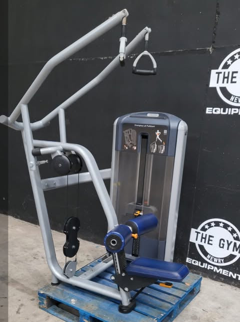 Precor Discovery Lat Pulldown