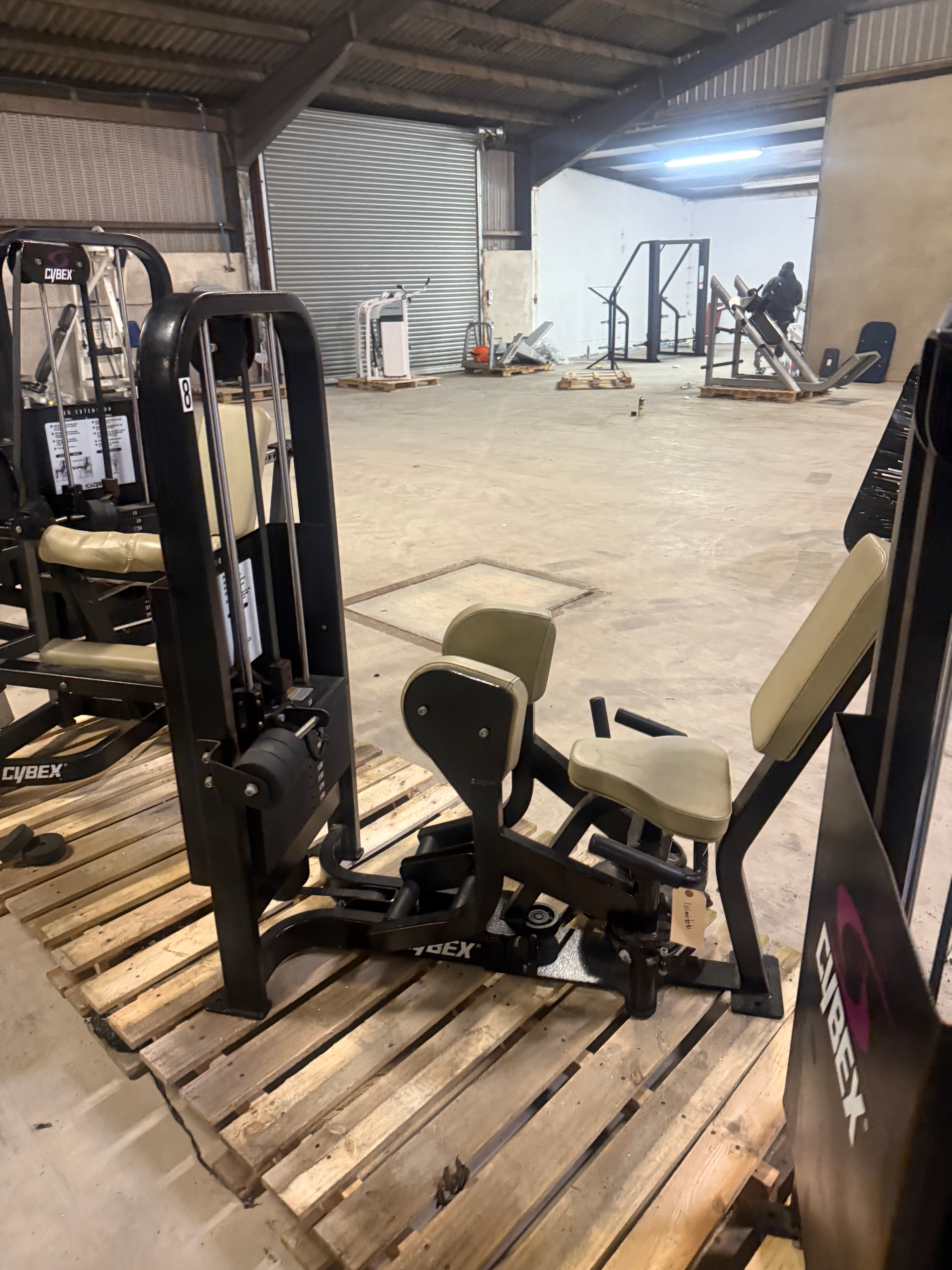 CYBEX VR2 Full Gym In Black
