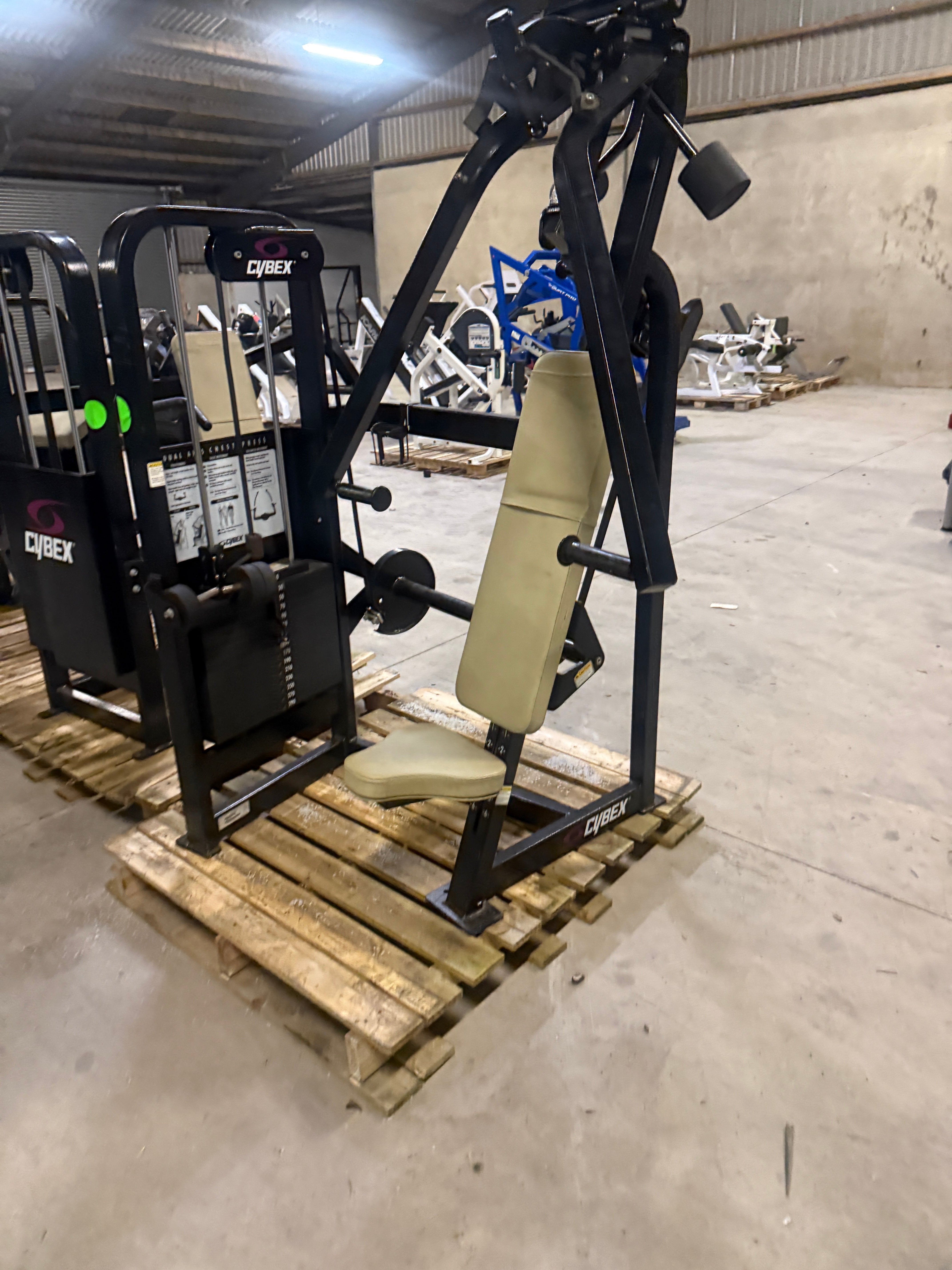 CYBEX VR2 Full Gym In Black