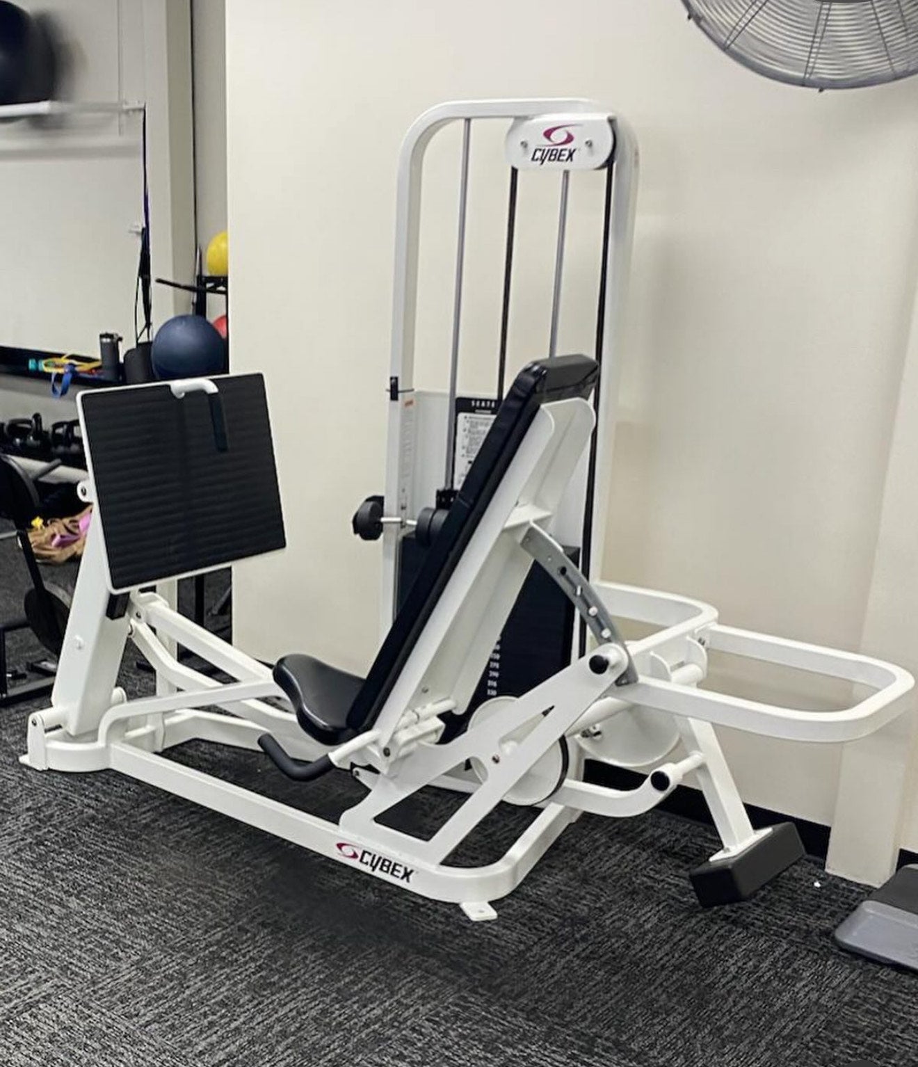 cybex leg press vr2 CYBEX VR2