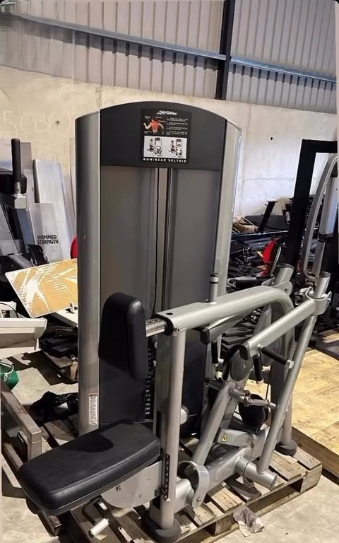 Life Fitness Pro 2 & Signature Series 15pc Complete Gym Line – Silver Finish
