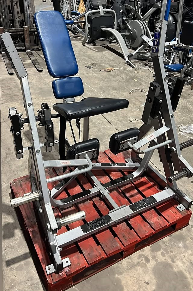 Hammer Strength Plate Loaded Leg Extension